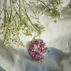3/$20 Vintage Pink Rhinestone Wreath Brooch